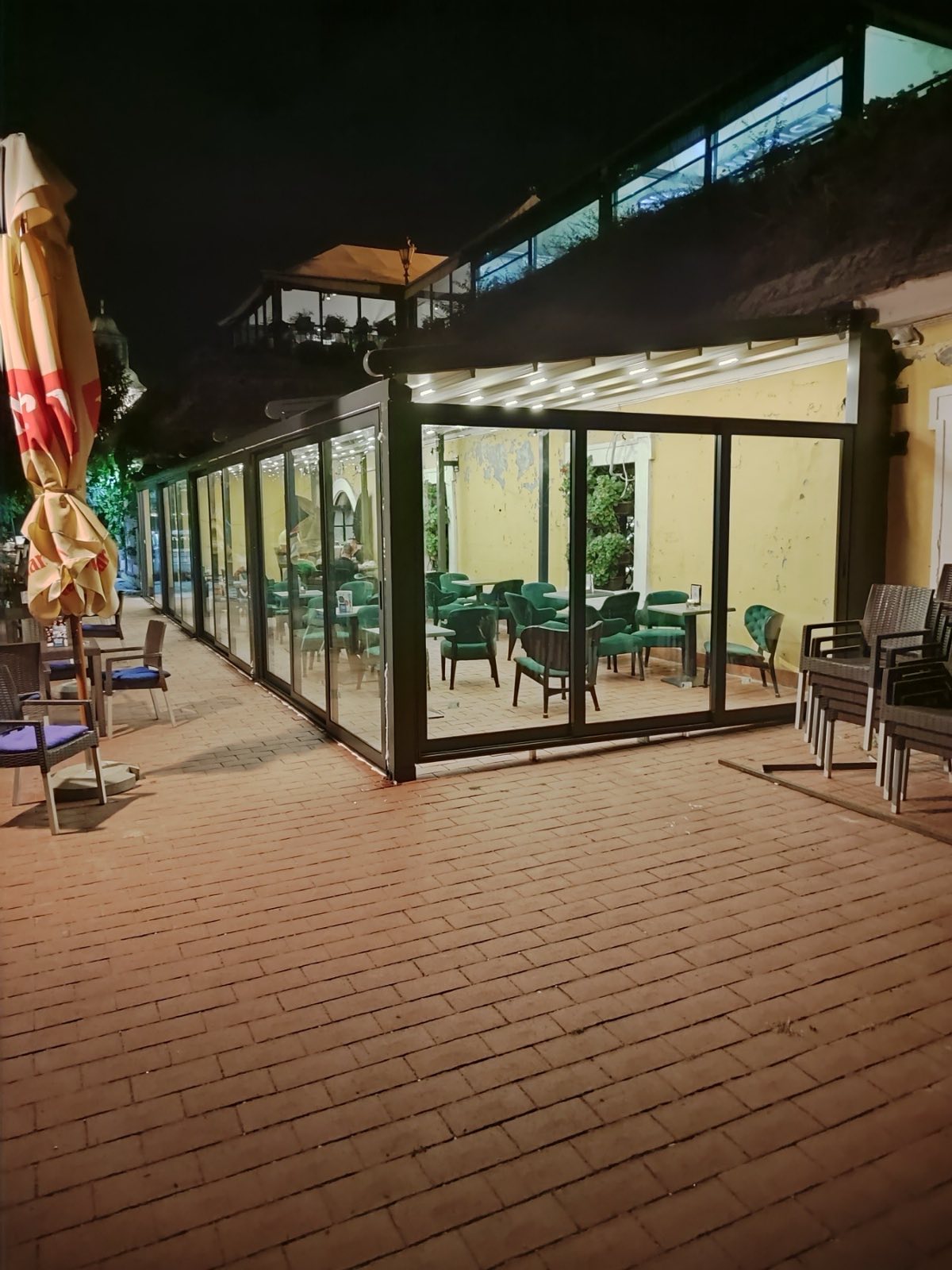 ALU zimska bašta sa staklenim zidovima za restoran - ALU stolarija Novi Sad